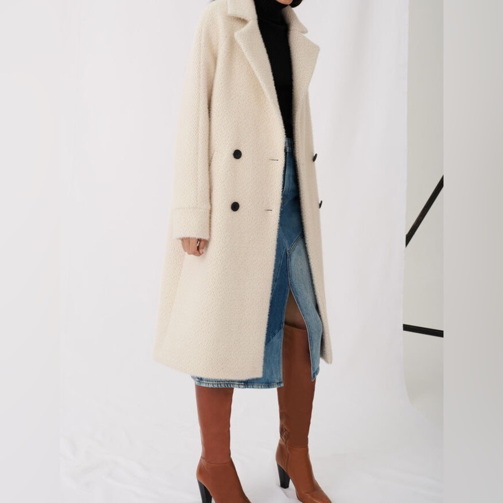 MAJE DOUBLE-BREASTED TRICOTINE COAT IN POWDER